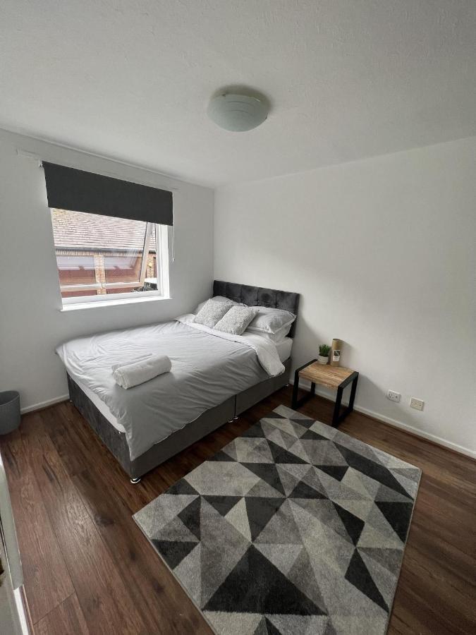 Canary Wharf Haven - Spacious & Homely Entire 1 Bedroom Flat London Exterior foto