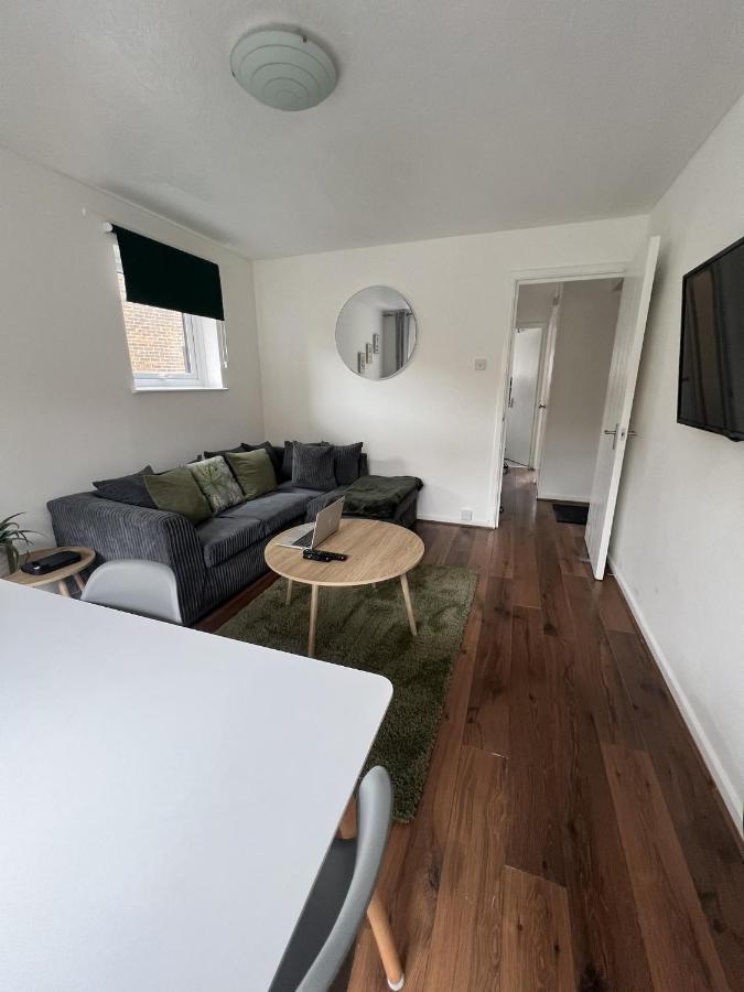 Canary Wharf Haven - Spacious & Homely Entire 1 Bedroom Flat London Exterior foto