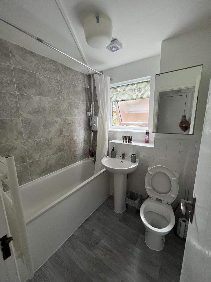Canary Wharf Haven - Spacious & Homely Entire 1 Bedroom Flat London Exterior foto
