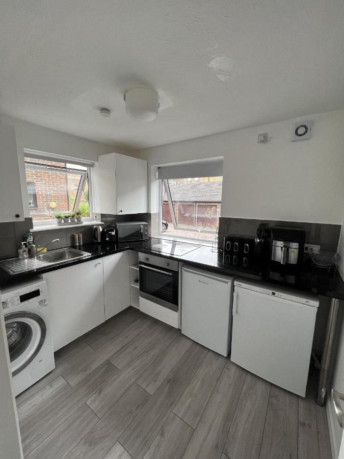 Canary Wharf Haven - Spacious & Homely Entire 1 Bedroom Flat London Exterior foto
